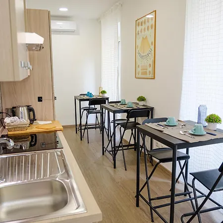 בית הארחה Denina67 - Chiacchiopm 4*